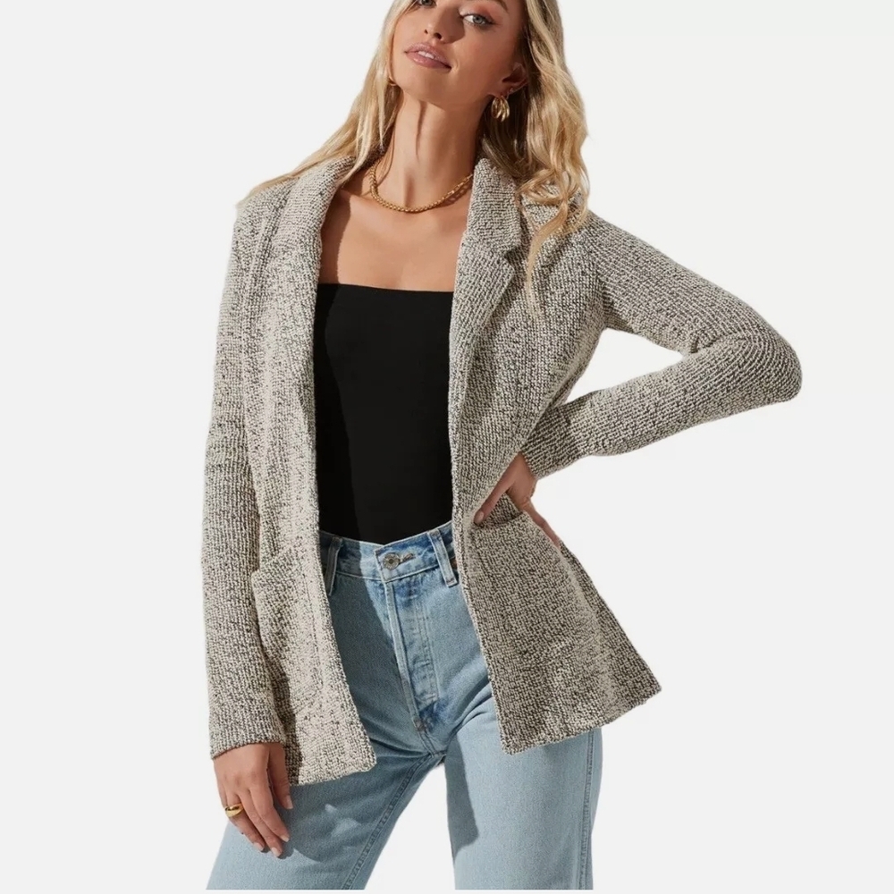 Stylish Gray Knit Cardigan